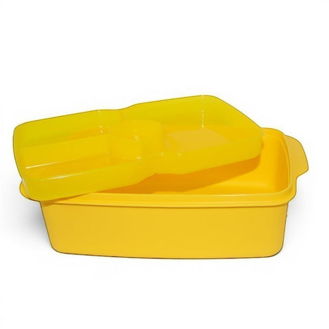Banana yellow 1.5L lunch box with removable splitter, steam vent, and included cutlery set.