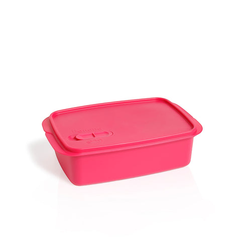 Banana 1.5L pink lunch box with removable splitter and steam vent. Made from food-approved PP material.